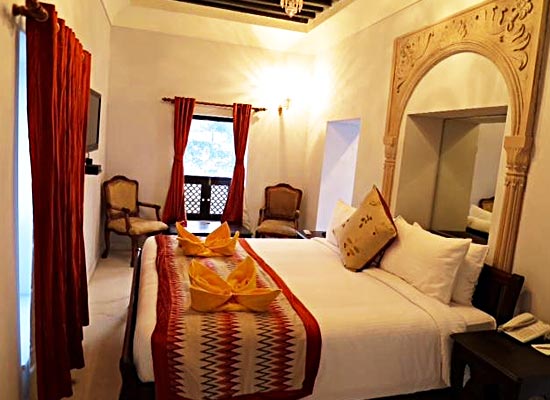 Chandra Mahal Haveli Bharatpur bedroom