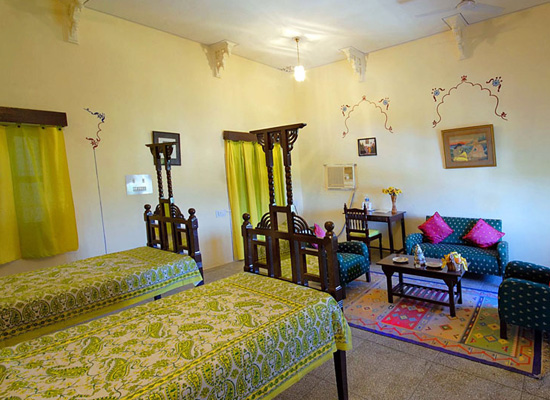 Hotel Jhalamand Garh jodhpur bedroom