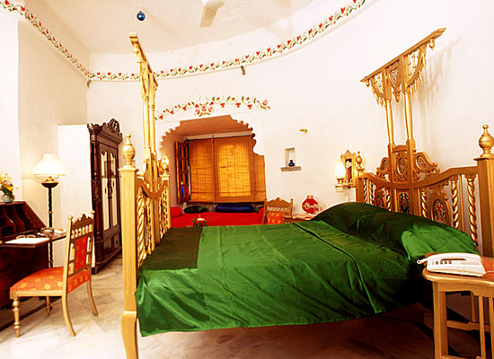 Hotel Karni Bhawan Jodhpur bedroom