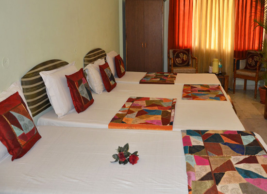 Hotel Sarang Palace jaipur double bedroom